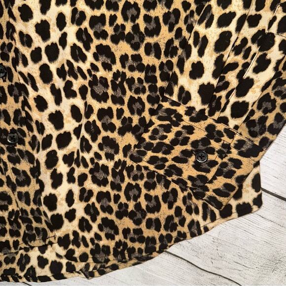 THE SHIRT by Rochelle Behrens Classic Animal Print Button Up Blouse Top Small - Picture 5 of 7